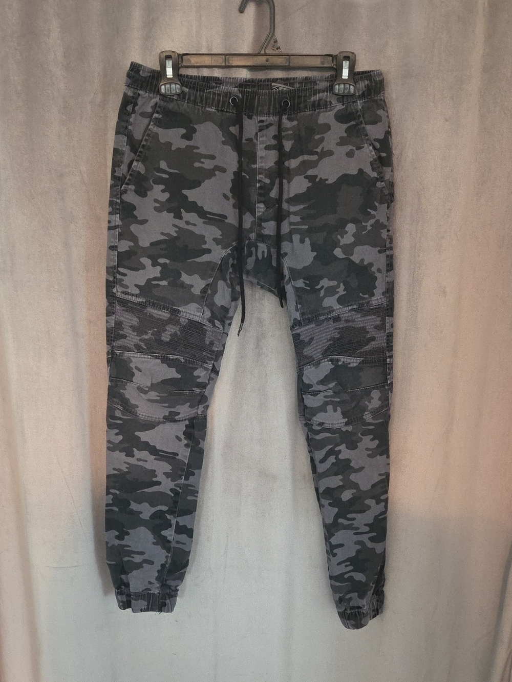 Men's West 49 Size Small Grey Camo Jogger Pants with Rib-Knee Detail